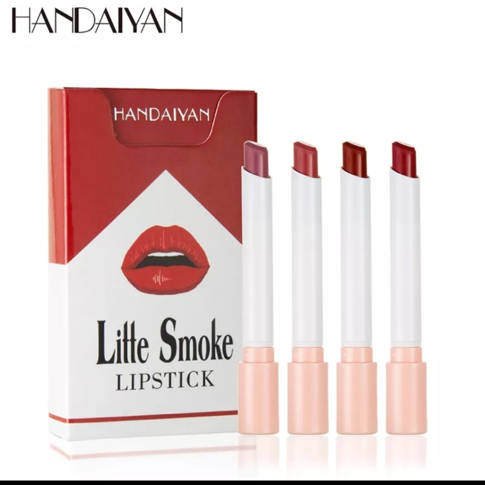 4 Lipsticks. 🚬